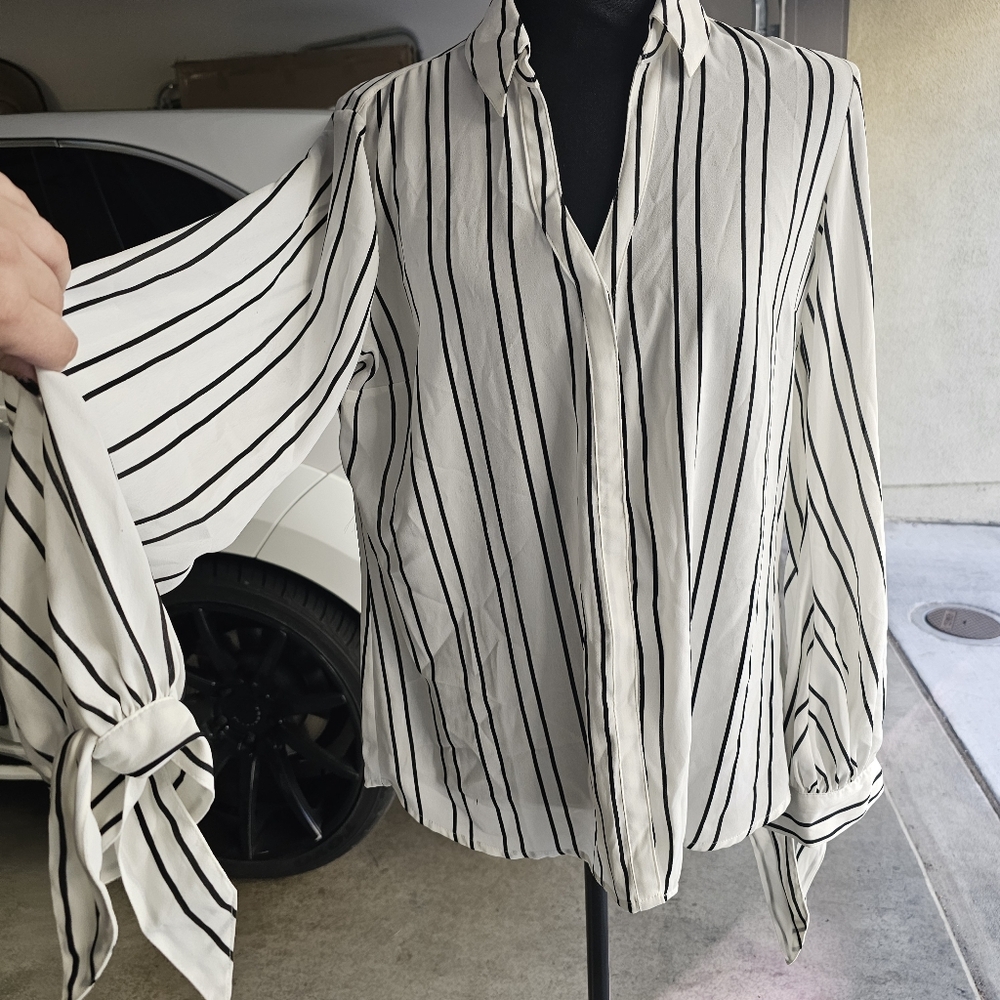 Express Blouse🎀🏷NWT